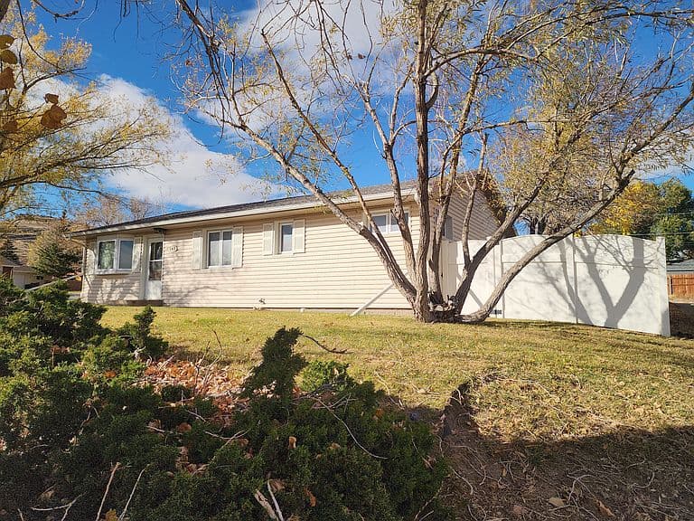 103 E Murray St photo 3