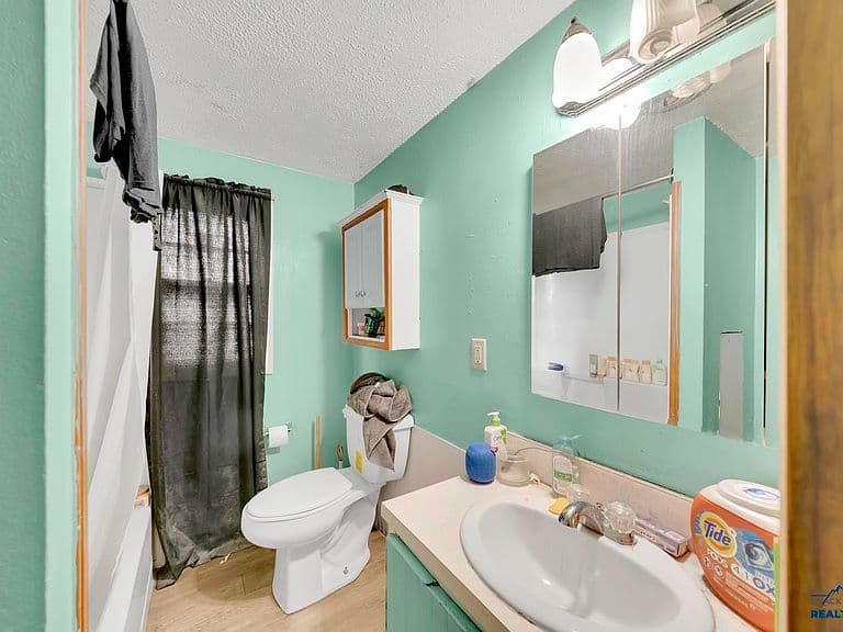 629 Wood Ave photo 5