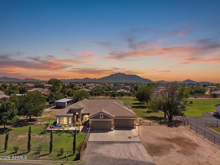 3785 E VIA DEL RANCHO Road photo 2