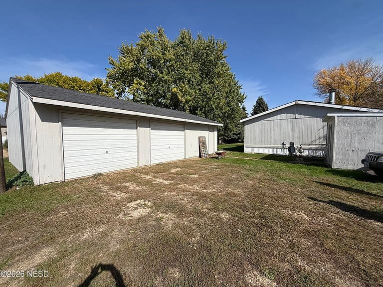 25 8th St SW photo 3