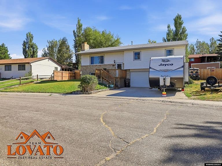 1561 Linda Vista Dr photo 2