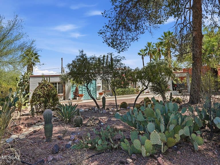 3813 E Calle De Soto photo 4