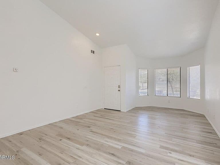 16033 W DIAMOND Street photo 3