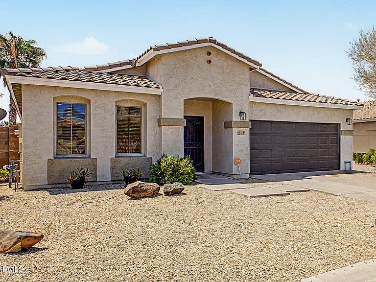 505 E HAROLD Drive photo 3