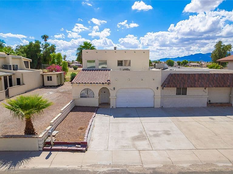 2681 Country Club Drive photo 2