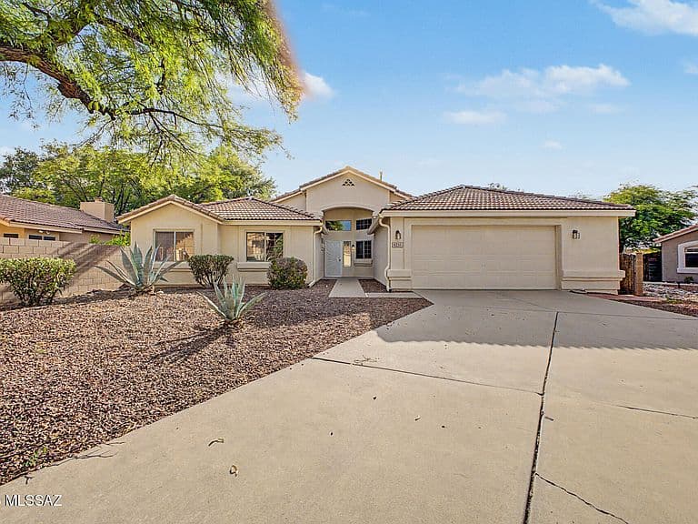 8235 E Crooked Tree Trl photo 2