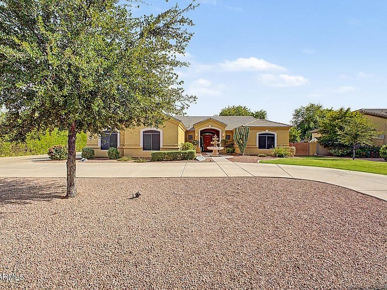 2089 E PARK Avenue photo 1