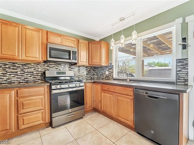 1649 Price St photo 2
