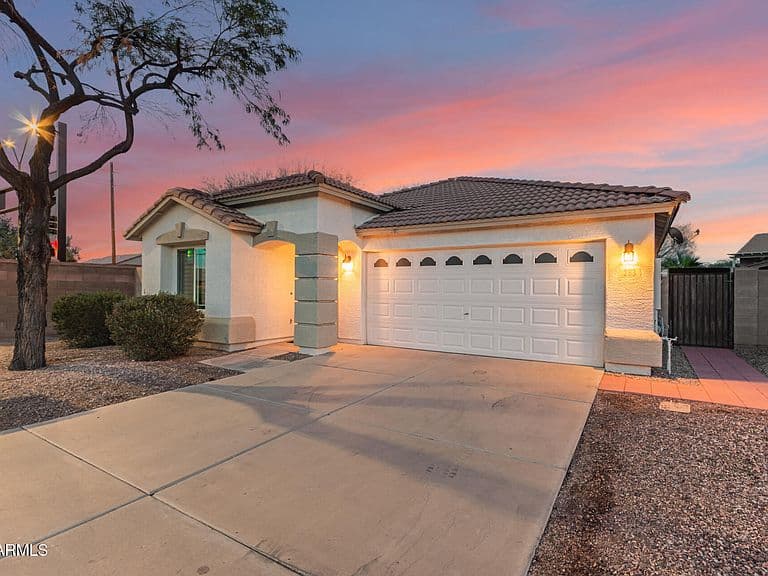 283 N 152nd Dr photo 3