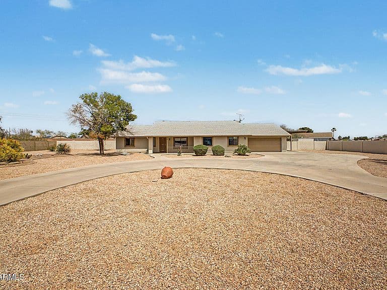 22202 W HILTON Avenue photo 3
