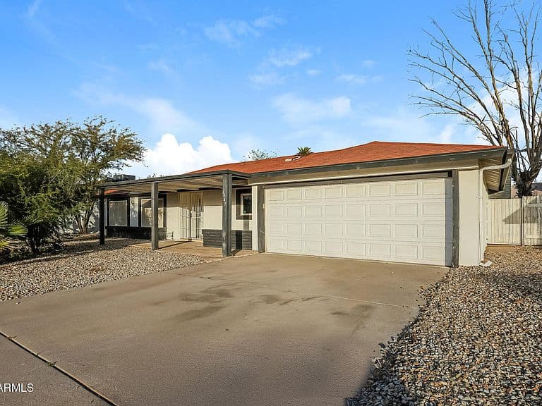 6645 S 40th Way photo 2