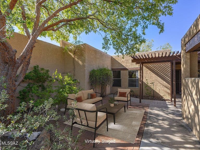 6533 N Foothills Dr photo 3