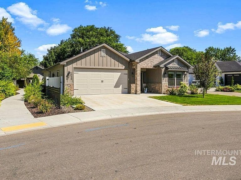 1250 N Parkshire Way photo 2