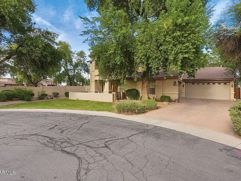 2916 E CHERRYWOOD Place photo 2
