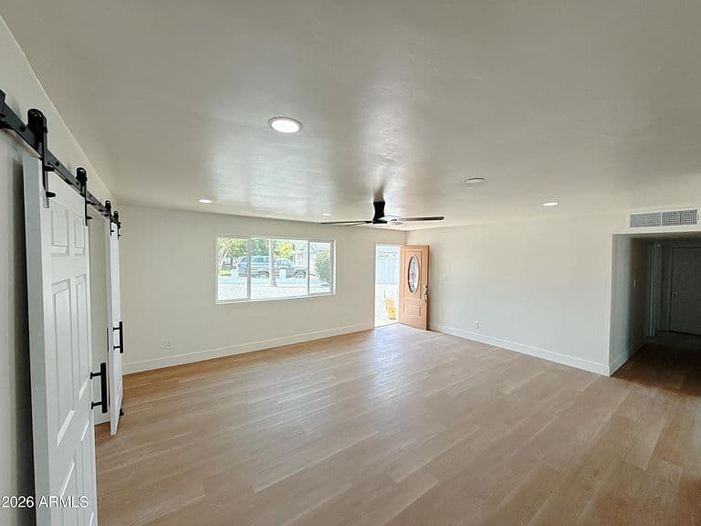 4424 W FLOWER Street photo 4