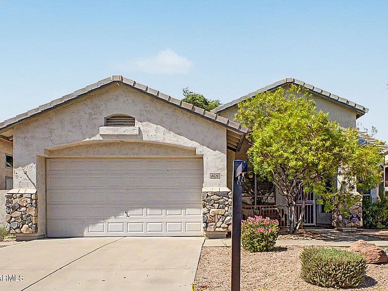 6526 W ORAIBI Drive photo 3