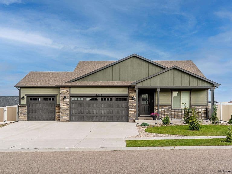 2211 Ledoux Dr photo 1
