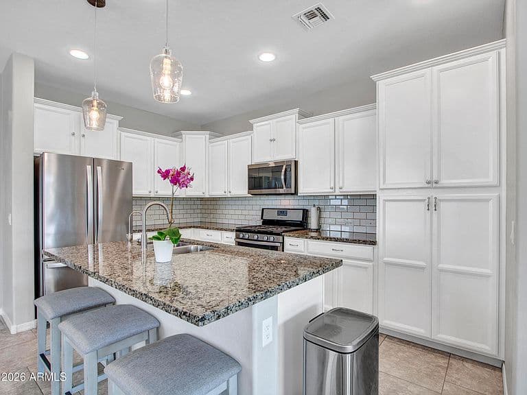 4229 W Valley View Drive photo 1