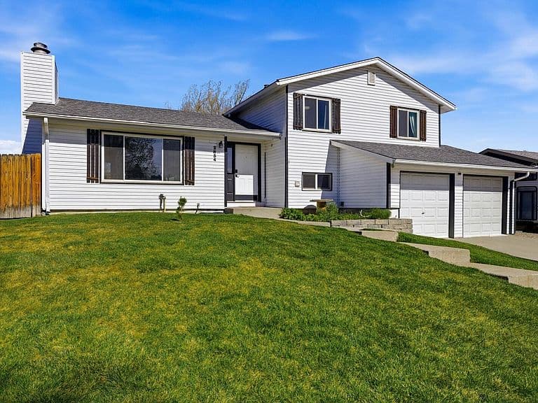 2834 Cherokee Ln photo 1