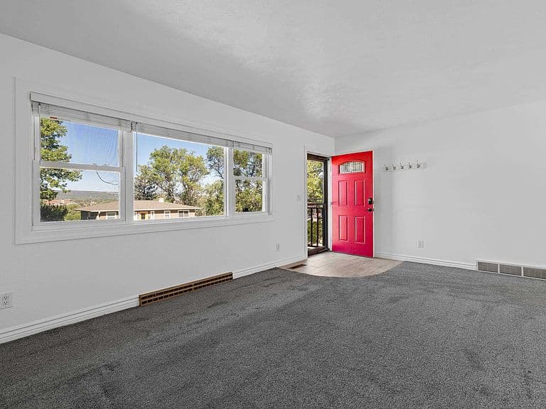 1710 Cruz Dr photo 4