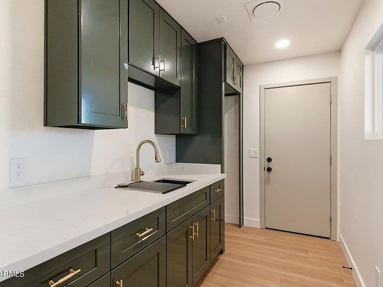 8520 E Highland Ave photo 5