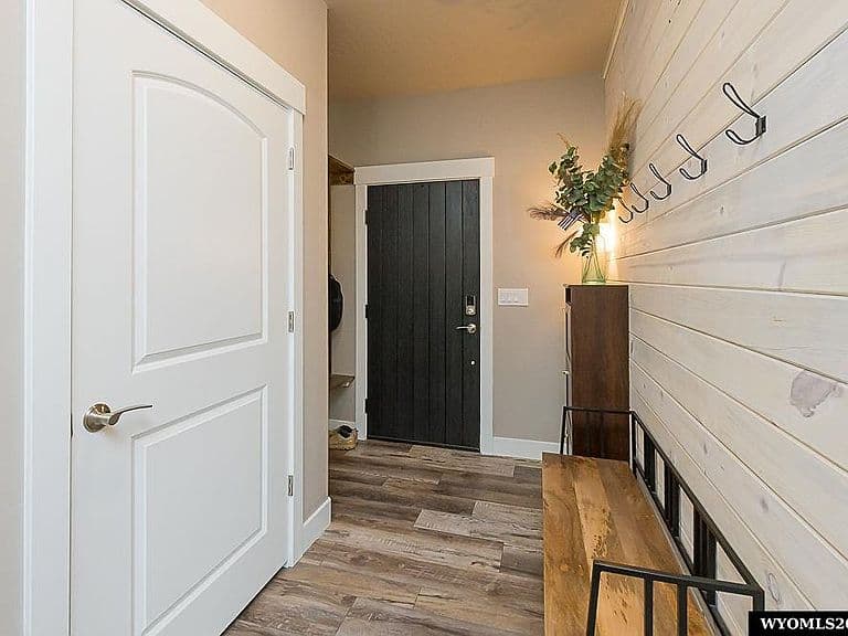 1124 Dawning Dr photo 5
