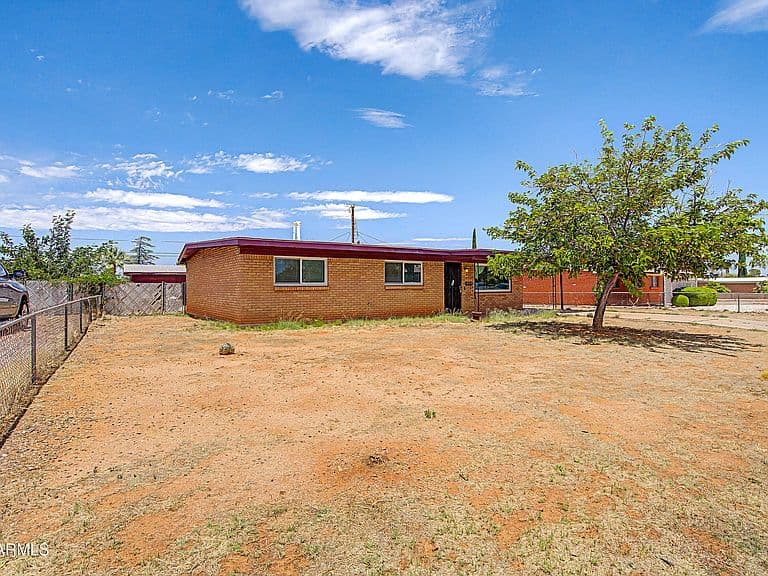 1499 CUSHMAN Drive photo 5