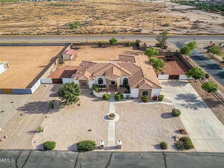 6953 W APPALOOSA Trail photo 2