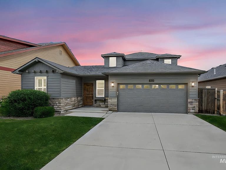 10130 W Brownstone Dr photo 1