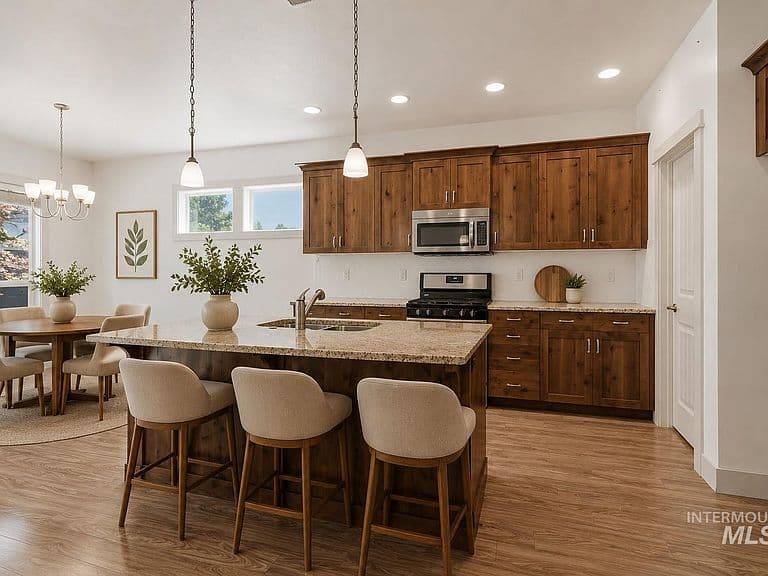 421 S Curtis Rd #9 photo 4