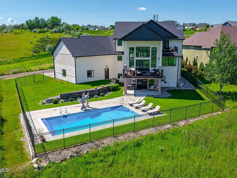 6628 Darby Ln photo 2
