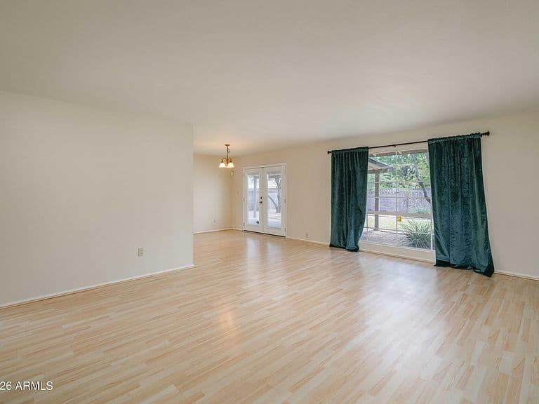 1203 W ORANGE Drive photo 3