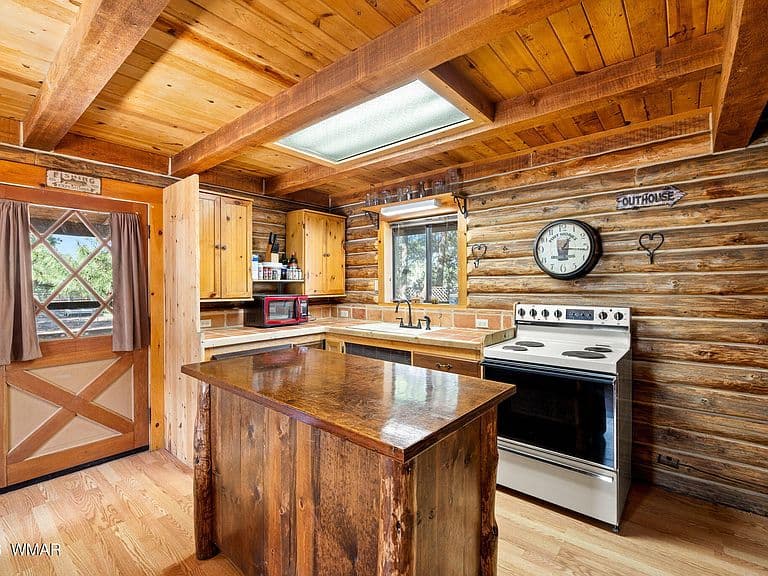 2863 Lazy River Ln photo 3
