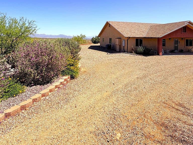 1206 W Arroyo Vista Dr photo 2
