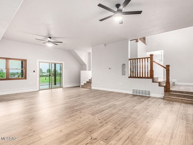 8943 S Emerald Ln photo 5
