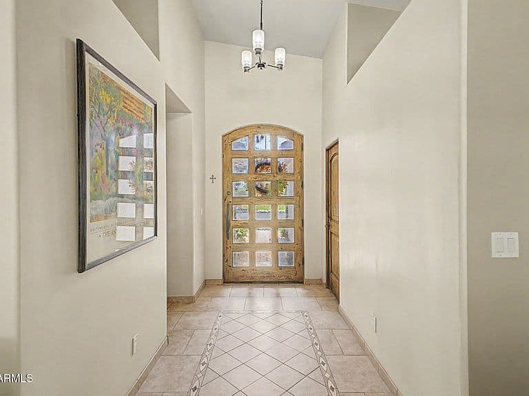 5508 E PARADISE Lane photo 2
