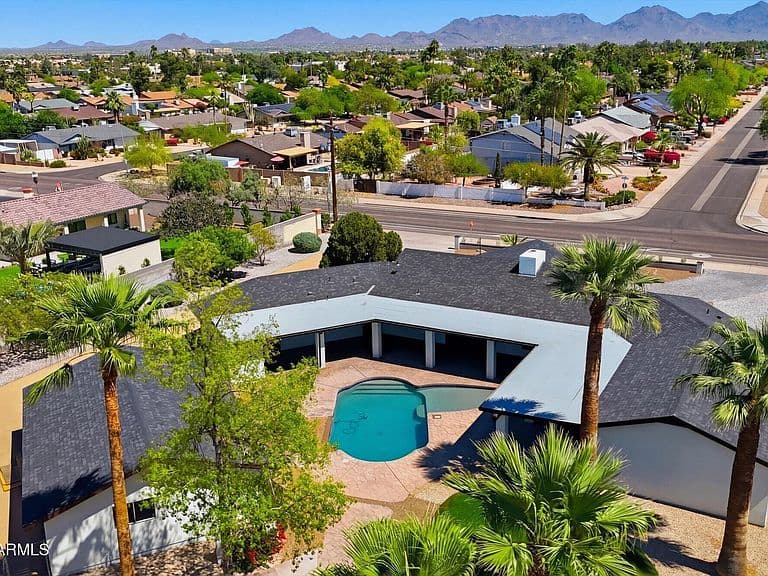 16424 N 44th Street photo 3