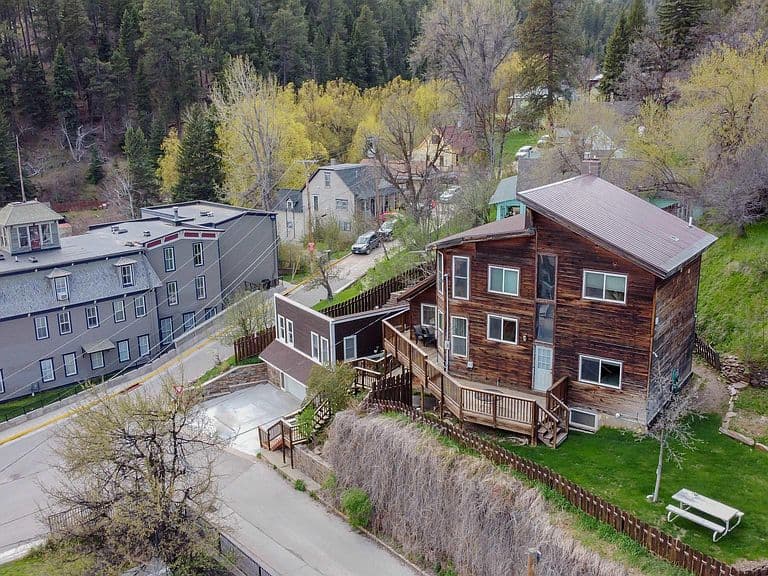 10 Centennial Ave photo 3