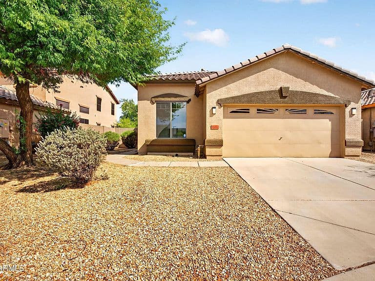 15272 W JACKSON Street photo 2