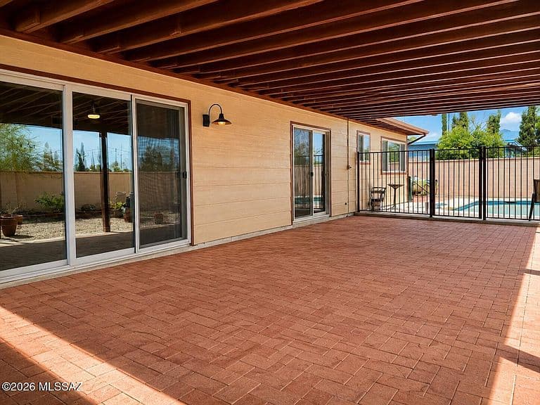 9710 E Celeste Dr photo 5