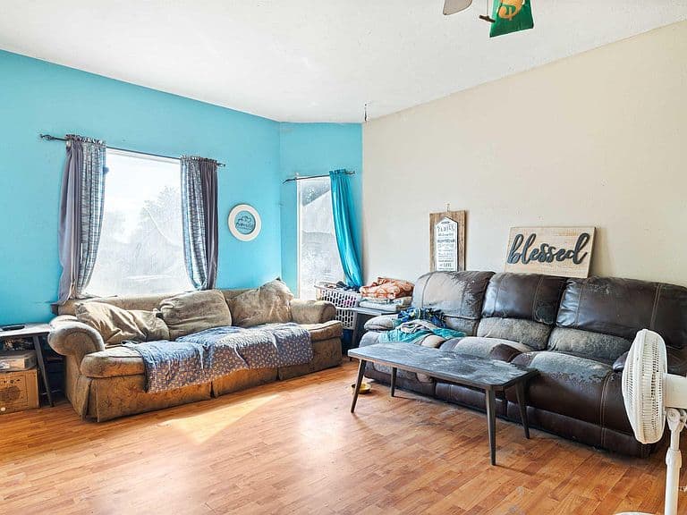 131 W Spring St photo 2
