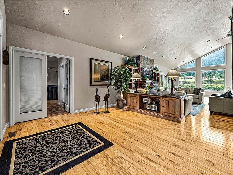 1037 Terrace View Dr photo 4