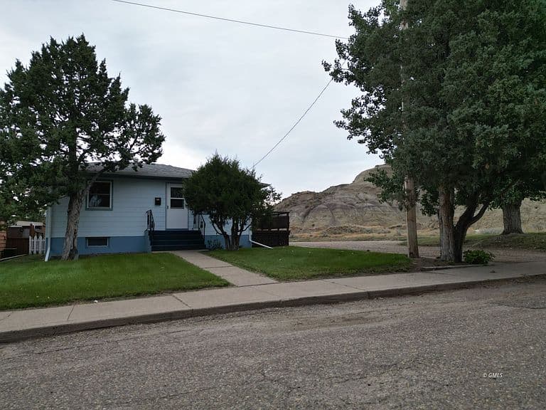 617 E Dodge St photo 3