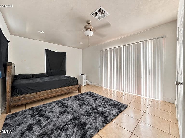 1130 E 6th Street photo 5