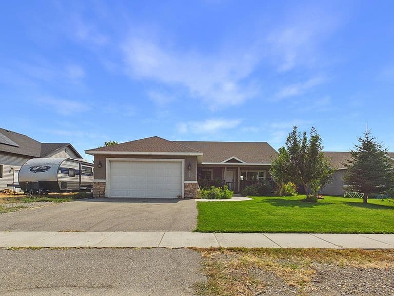 315 Greenfield Way photo 1