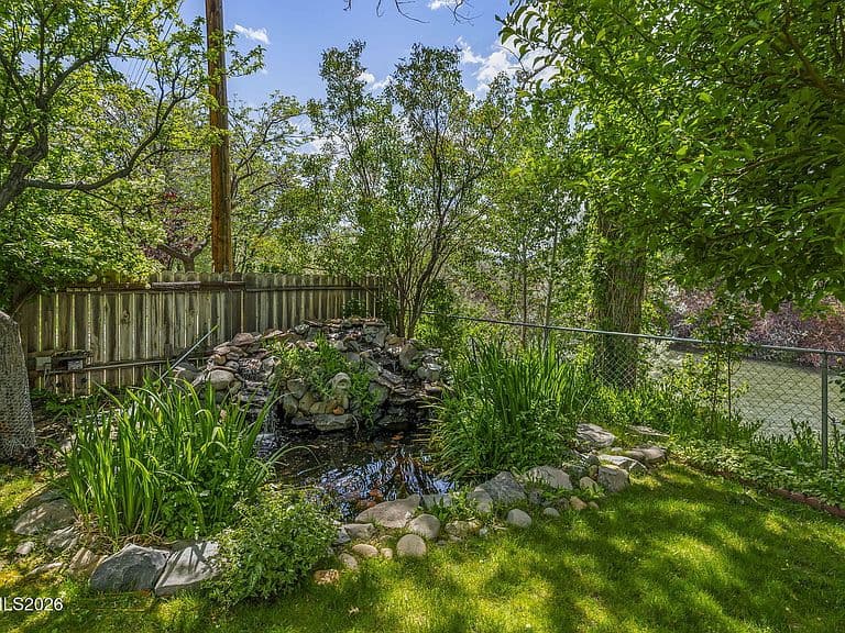 3045 Idlewild Dr photo 4