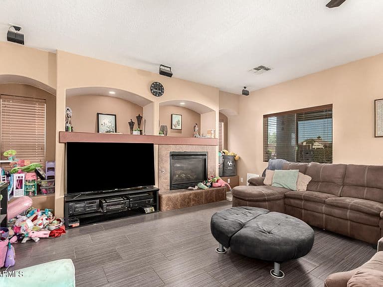 7031 S 58TH Avenue photo 4
