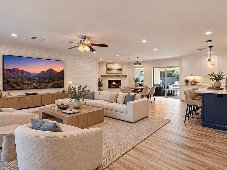 2255 E PIESTEWA PEAK Drive photo 3
