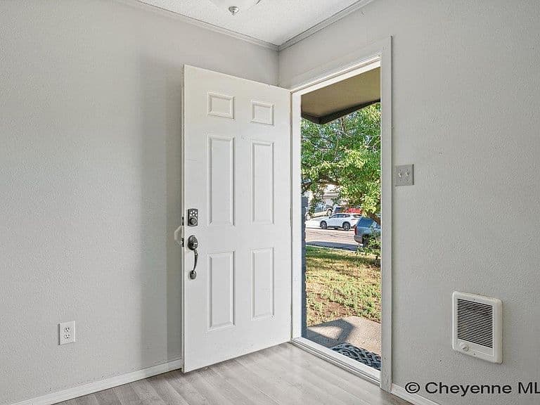 309 Bocage Dr photo 3