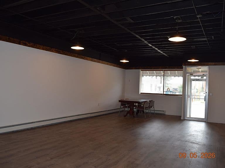 409 W Birch St photo 5